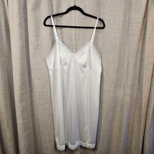 Vassarette Lace Slip Women 40 White V-Neck Spaghetti Strap Lace Trim Knee Length